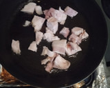 Foto del paso 2 de la receta: Ensalada de espinacas con tocino