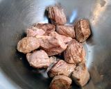Foto del paso 3 de la receta: Estofado de ternera con patatas (en olla exprés)