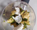 Foto del paso 3 de la receta: Dip light de aguacate y queso de untar