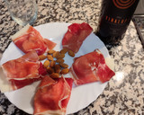Foto del paso 4 de la receta: Jamón serrano con queso y almendras 😋