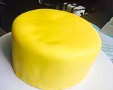 Une image de l'étape 9 de Gateau les Minions CHOCOLAT PASSION (pâte à sucre).
