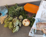 Foto del paso 1 de la receta: Garbanzos con rape y kale