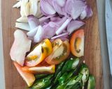 Foto langkah ke 1 dari resep Oseng Cumi Cabe Ijo.