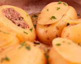 Foto del paso 6 de la receta: Patatas rellenas de carne picada de ternera