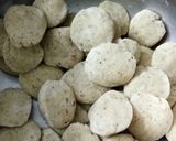A picture of step 4 of Farshi Puri.