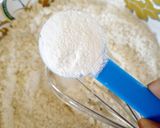 A picture of step 1 of Deep fried cookies.