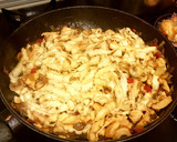Foto del paso 8 de la receta: Noodles de arroz con pechuga de pollo y verduras