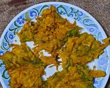 A picture of step 3 of Palak k pakoray.