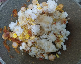 Foto langkah ke 2 dari resep Nasi Goreng Keju.