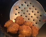 A picture of step 3 of Urad Dal Vada.
