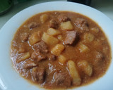 Foto del paso 8 de la receta: Patatas con carne en salsa con picada de frutos secos