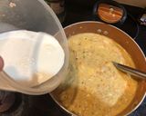 A picture of step 4 of Clam Chowder Outback Steakhouse style.