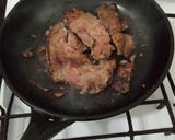 Foto del paso 1 de la receta: Bifes de hígado con cebolla y pimiento