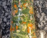 Foto del paso 1 de la receta: Sopa de Caldo de Verduras y Pollo con Cabello de Ángel