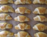 Pillekönnyű túrós kifli recept fázis 9 fotója
