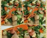 Foto langkah ke 5 dari resep Cap Cay Goreng Bakso Sosis.