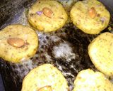 A picture of step 3 of Bread vada instant.