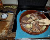 Foto del paso 5 de la receta: Piernas de cordero asadas al horno con patatas panaderas