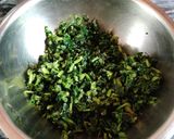 A picture of step 8 of Methi Matar Malai.