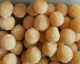 Foto del paso 2 de la receta: Bolitas de yema y almendra