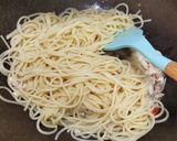 Foto langkah ke 4 dari resep Spaghetti Aglio Olio with Tuna Asap.