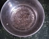 A picture of step 1 of Mango & grapes yogurt smoothie.