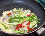Foto langkah ke 2 dari resep Haemul Pajeon _ Korean Seafood Pancake.
