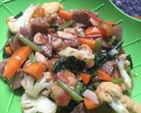 Foto langkah ke 5 dari resep Capcay Bakso Sederhana.