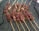 Foto langkah ke 4 dari resep Sate Sapi dan Kambing.