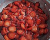 Foto langkah ke 2 dari resep Selai Strawberry Homemade 🍓.