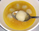 Foto langkah ke 2 dari resep Cilok Mozarella kuah.