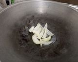 Foto langkah ke 4 dari resep Tumis Kale Curly.