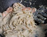 Foto langkah ke 5 dari resep Shrimp Fettuccine Alfredo.