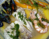 Foto del paso 4 de la receta: Corvina en su jugo, con verduras