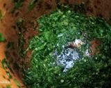 A picture of step 2 of Dhaniya Chutney.