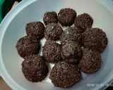 Foto langkah ke 5 dari resep Bola bola coklat.