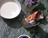 A picture of step 2 of Oreo Biscuit Ice Cream.