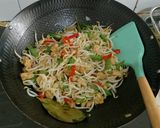 Foto langkah ke 5 dari resep Tumis Toge, Buncis, dan Tempe.