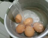 Foto langkah ke 3 dari resep Telur Pindang Coklat.