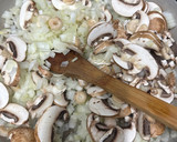 Foto del paso 3 de la receta: 629. Pennes con salsa de cuatro quesos y salsa de trufa (principal pasta)