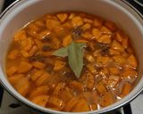 Narancsos sárgarépa leves recept fázis 1 fotója