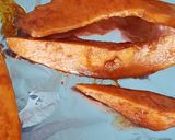 A picture of step 2 of Roasted sweet potato wedges.