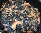 Foto del paso 4 de la receta Espaguetis al nero di sepia con Atún, Gambones y Verduras