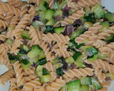 Foto del paso 3 de la receta: Ensalada templada de hélices de lentejas y calabacín 🥗