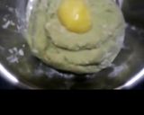 A picture of step 4 of Perad Pies (Guava Cheese Pies).