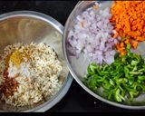 A picture of step 1 of Maggi Pizza.