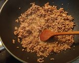 Póréhagymás-pirított hús nudlival recept fázis 1 fotója