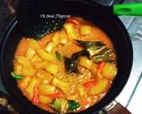 Foto langkah ke 3 dari resep Kikil sapi bumbu kuning pedas.