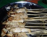 Foto langkah ke 7 dari resep Sate ayam rempah bumbu kacang pedas.
