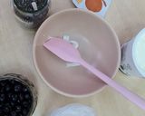 Foto del paso 1 de la receta: Smoothie bowl de arándanos 🫐 Yogur natural de leche pastoril con arándanos, chía y coco 🥥